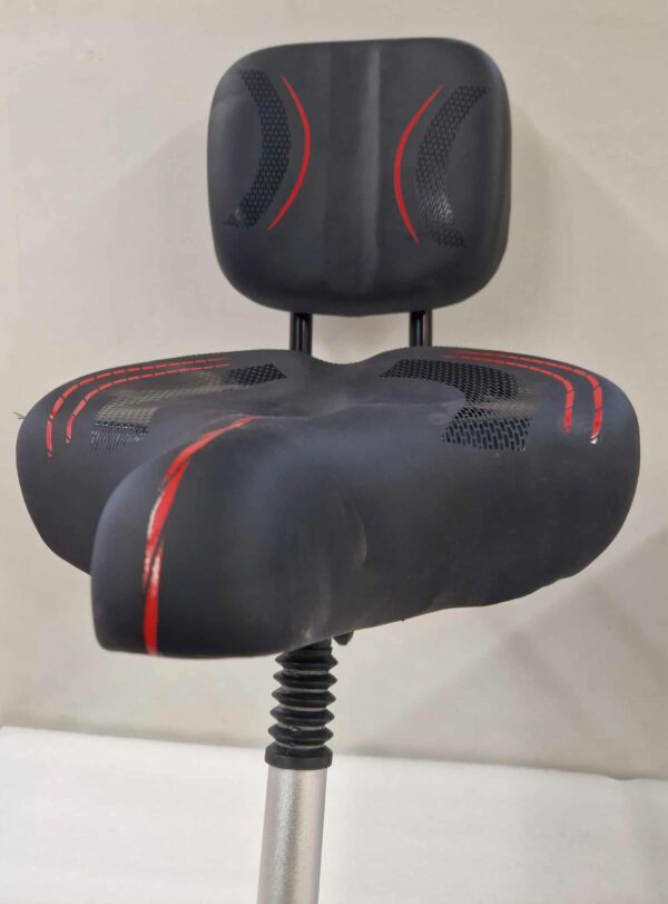 Bicycle seat with rear back rest - Image 5